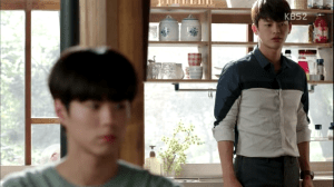 vlcsnap-2015-08-12-22h44m00s12