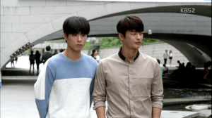 vlcsnap-2015-08-12-22h44m44s197